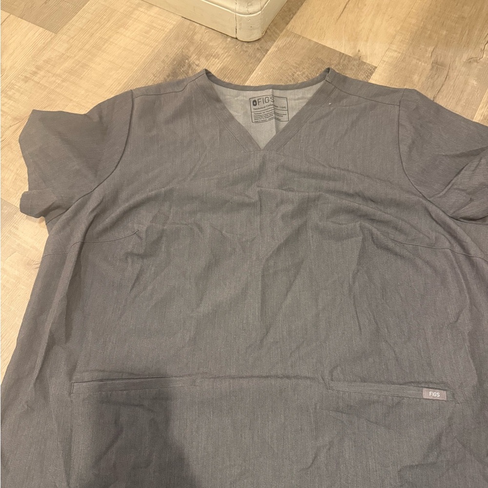 Figs Charcoal Short Sleeve scrub top Tee